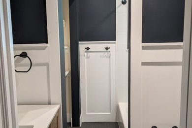 Bathroom - modern bathroom idea in Jacksonville