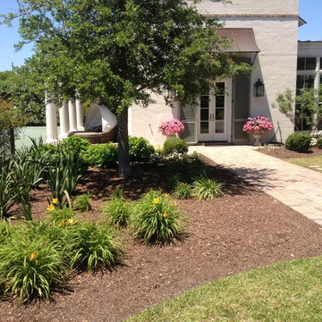 Compound on the beach! Family retreat..room for everyone!