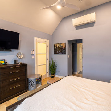 Vaulted Bedroom with Waterfront Views and Modern Coastal Design – Cape Ann MA