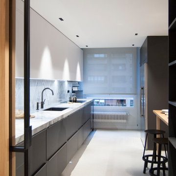 Cocina con encimera de piedra natural