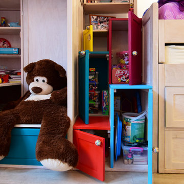 Jack-In-The-Box - steps open up to storage areas