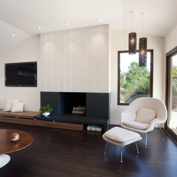 Eero Saarinen Style Womb Chair and Ottoman by Barcelona Designs
