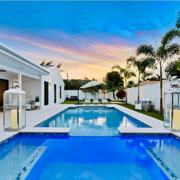 A quiant and lovely home in Palm Beach Gardens with even Loveier Owners!
