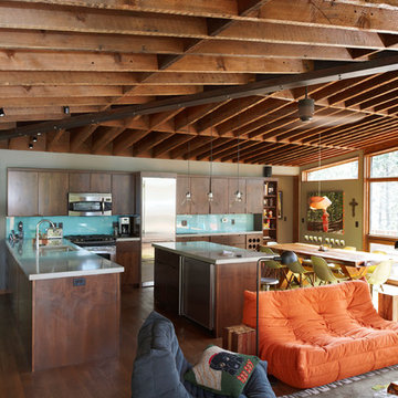 FAMILIAR CABIN