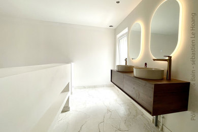 Réalisation d'une salle de bain design.
