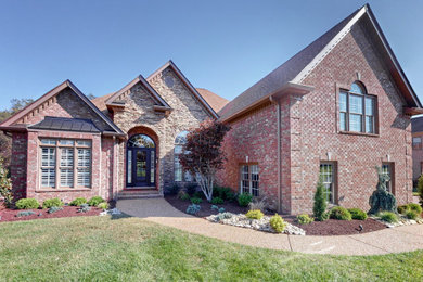 Contemporary exterior home idea in Nashville