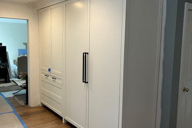 Inspiration for a transitional kitchen remodel in Detroit