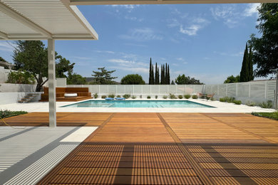 Inspiration for a modern pool remodel in Los Angeles