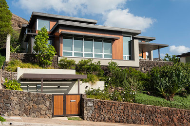 Minimalist home design photo in Hawaii