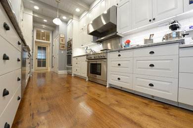 Example of a classic kitchen design in San Francisco