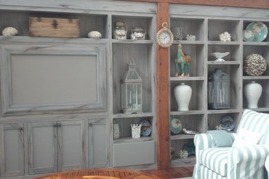 Elegant living room photo in Providence