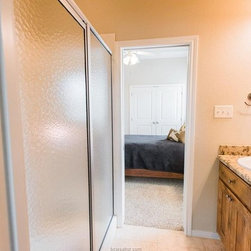 5302 Riviera Ct - Products