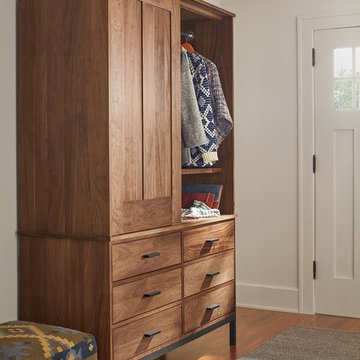 Linear Armoire