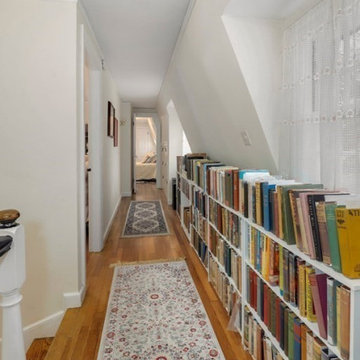 Lovely Older 1930s Colonial w/Good Bones in Marblehead