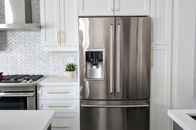 Inspiration for a transitional kitchen remodel in Toronto