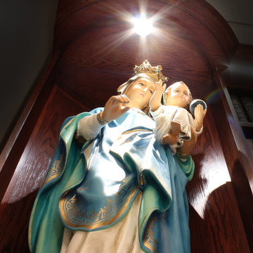 LED Spotlight Illuminates Statue
