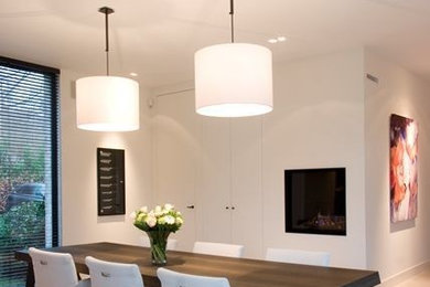 Example of a minimalist home design design in Toronto