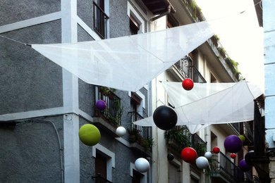 Velas decorativas en calles