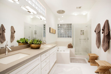 Example of a trendy bathroom design in Phoenix