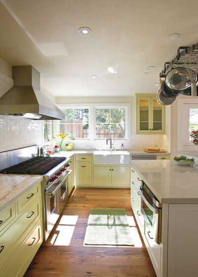 Farmhouse Kitchen by Justin Pauly Architects