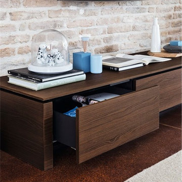 Mag Wood Entertainment Unit- 2 Side Drawers- 1 Central Compartment- Black Intern