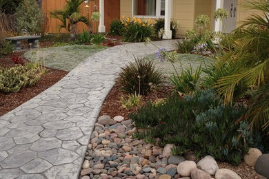 Small eclectic home design photo in San Diego