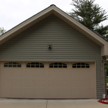 Monterey Taupe James Hardie and Vinyl Siding | Kirkwood, MO