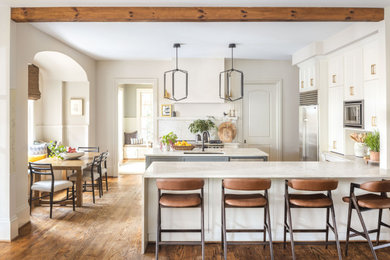 Transitional kitchen photo in Atlanta