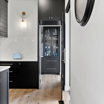 574249 old school line Woodstock ON. Canada Kitchen millwork