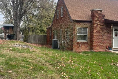 Example of an exterior home design in Chicago