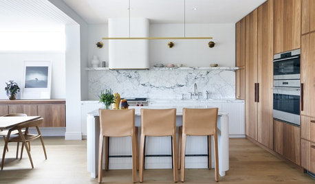 Room of the Week: Beach House Kitchen With a Laid-Back Luxe Vibe