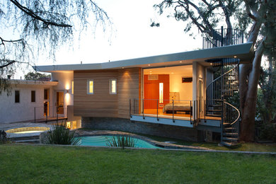 Modern exterior home idea in Los Angeles