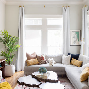 627 E 8 1/2 Street Livingroom