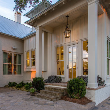 Classic Upscale Waterfront Cottage with Commanding View