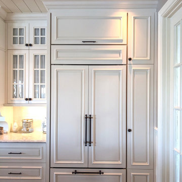 Kitchen and food pantry design on Île de Mai, Boisbriand
