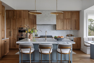 Kitchen - transitional kitchen idea in Charleston