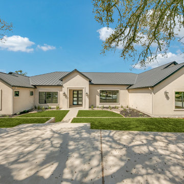 Transitional: 5,087 ft², 5 BR/5.5 BA/1 ST