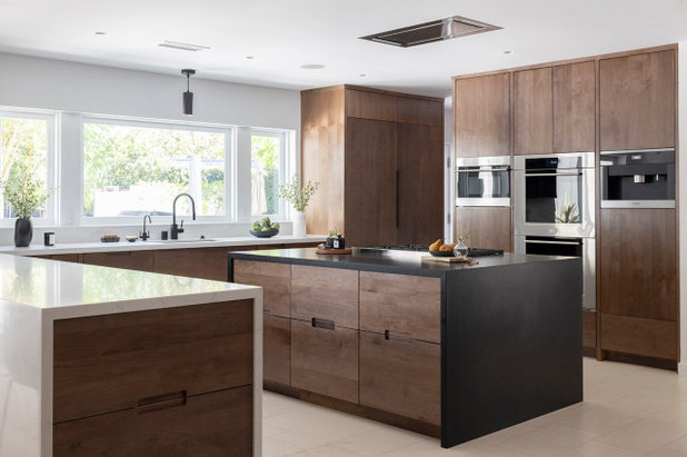 Contemporary Kitchen by Chelsea Design + Construction