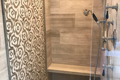 ニューヨークにあるエクレクティックスタイルのおしゃれな浴室の写真