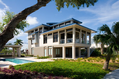 Trendy home design photo in Tampa