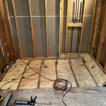 Current Commerce Master Bathroom