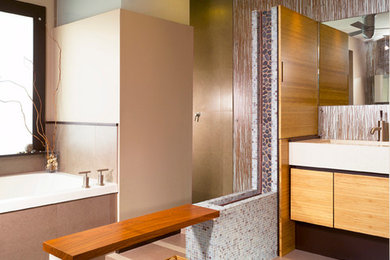 Example of a minimalist bathroom design in Atlanta