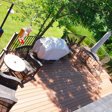 Azek deck with Aluminum rail