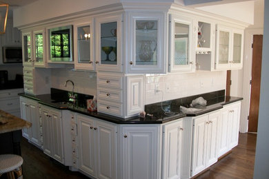 Reecently Painted kitchencabinetry to a new modern white.