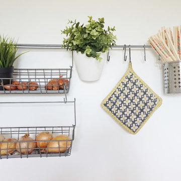 Une cuisine lumineuse, blanche et bois