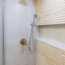23 Avenue Family Bathroom