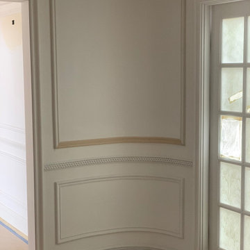 Curved moldings at lobby area at the hotel