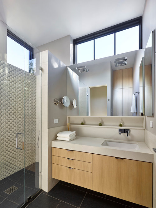 Contemporary Bathroom Design Ideas, Remodels & Photos with Light Wood ...