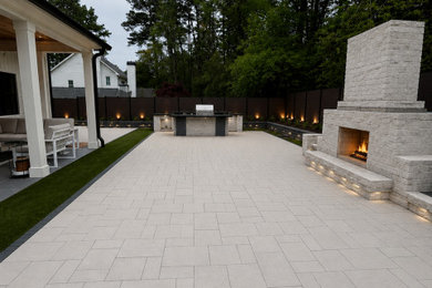 Example of a minimalist patio design in Atlanta