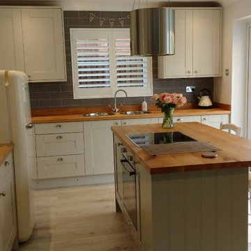 An Innova Linwood Mussel Shaker Kitchen - Real Customer Kitchens